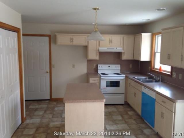 2609 Powder Horn Road Henryville, PA 18332 - Photo 4 of 10 Gallery Image 4