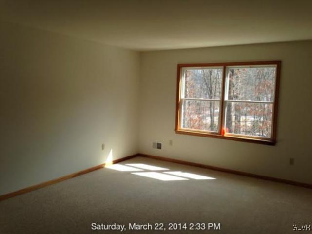 2609 Powder Horn Road Henryville, PA 18332 - Photo 6 of 10 Gallery Image 6