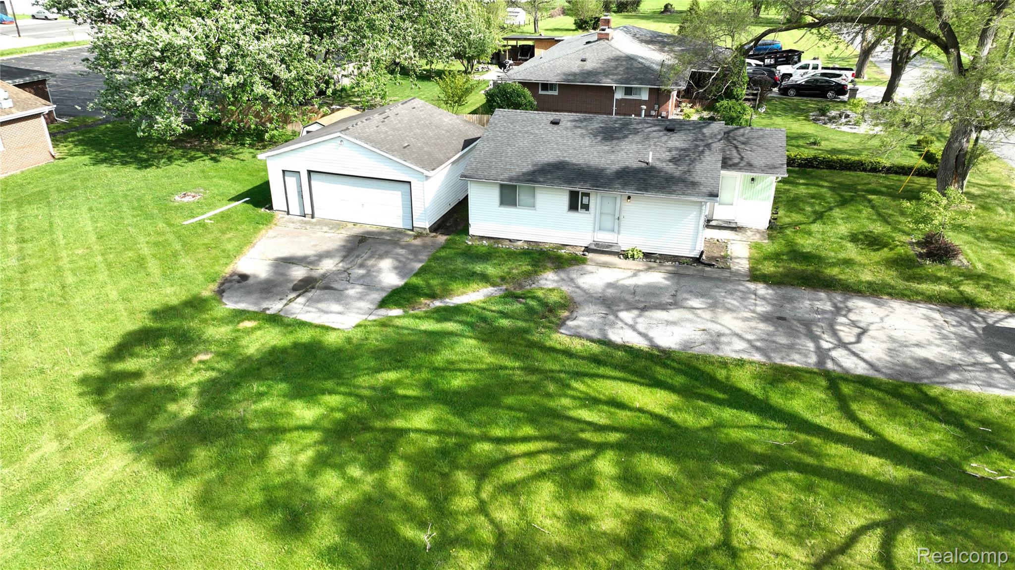 580 Sherman Road Saginaw, MI 48604 - Photo 2 of 24 dji_fly_20260519_165504_117_1779224355785_photo.jpg