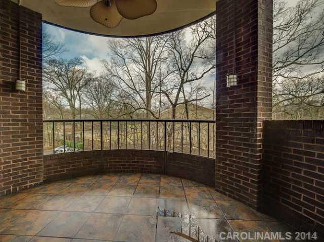 932 Cherokee Road, Unit 3D Charlotte, NC 28207 - Photo 11 of 16 a view of wooden fence