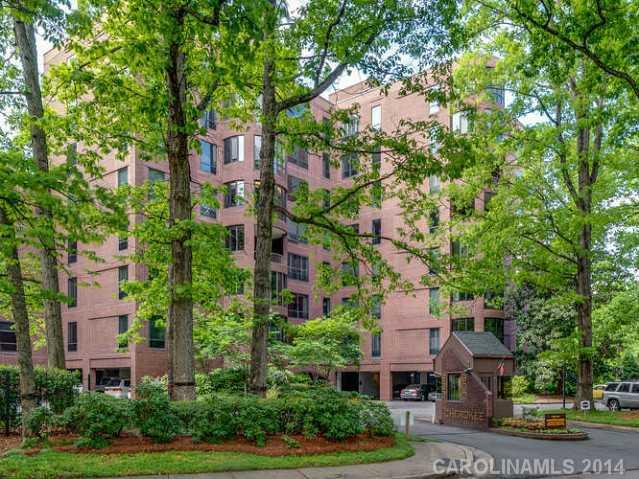 932 Cherokee Road, Unit 3D Charlotte, NC 28207 - Photo 14 of 16 a front view of a multi story residential apartment buildings
