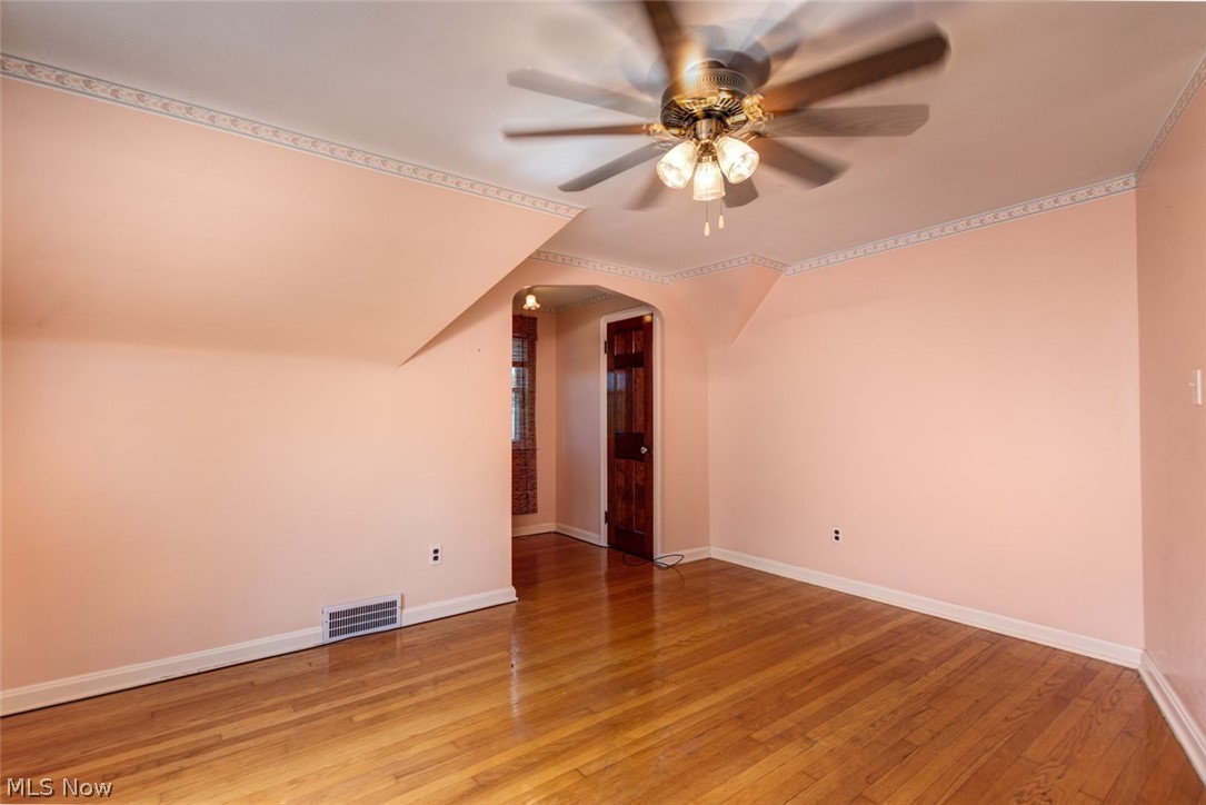 17509 Crestland Road Cleveland, OH 44119 - Photo 18 of 32 Gallery Image 18
