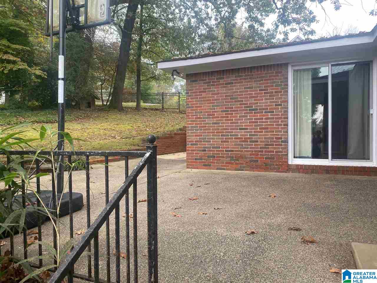 658 Ridge Top Circle Birmingham, AL 35206 - Photo 4 of 6