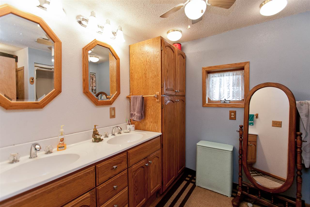 5125 Ely Road Southwest Cedar Rapids, IA 52404 - Photo 16 of 26 Gallery Image 16