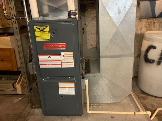 1013 Guion Street Ottawa, IL 61350 - Photo 20 of 26 a view of bathroom