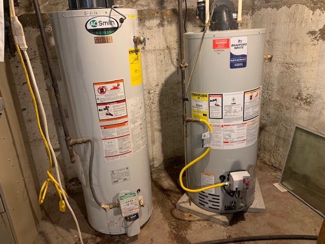 1013 Guion Street Ottawa, IL 61350 - Photo 22 of 26 a bathroom with a sink toilet and shower