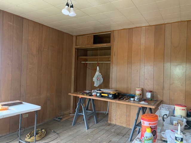 1013 Guion Street Ottawa, IL 61350 - Photo 24 of 26 a room with furniture and musical instruments