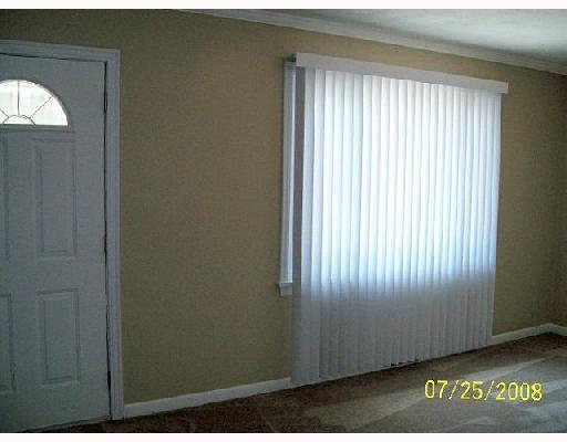 515 Harmony Avenue Rochester, PA 15074 - Photo 4 of 8 Living Room.