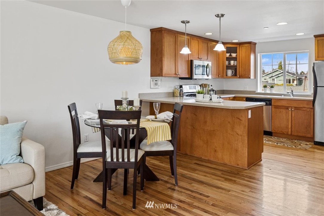 10139 Holman Road Northwest Seattle, WA 98177 - Photo 13 of 32 Gallery Image 13