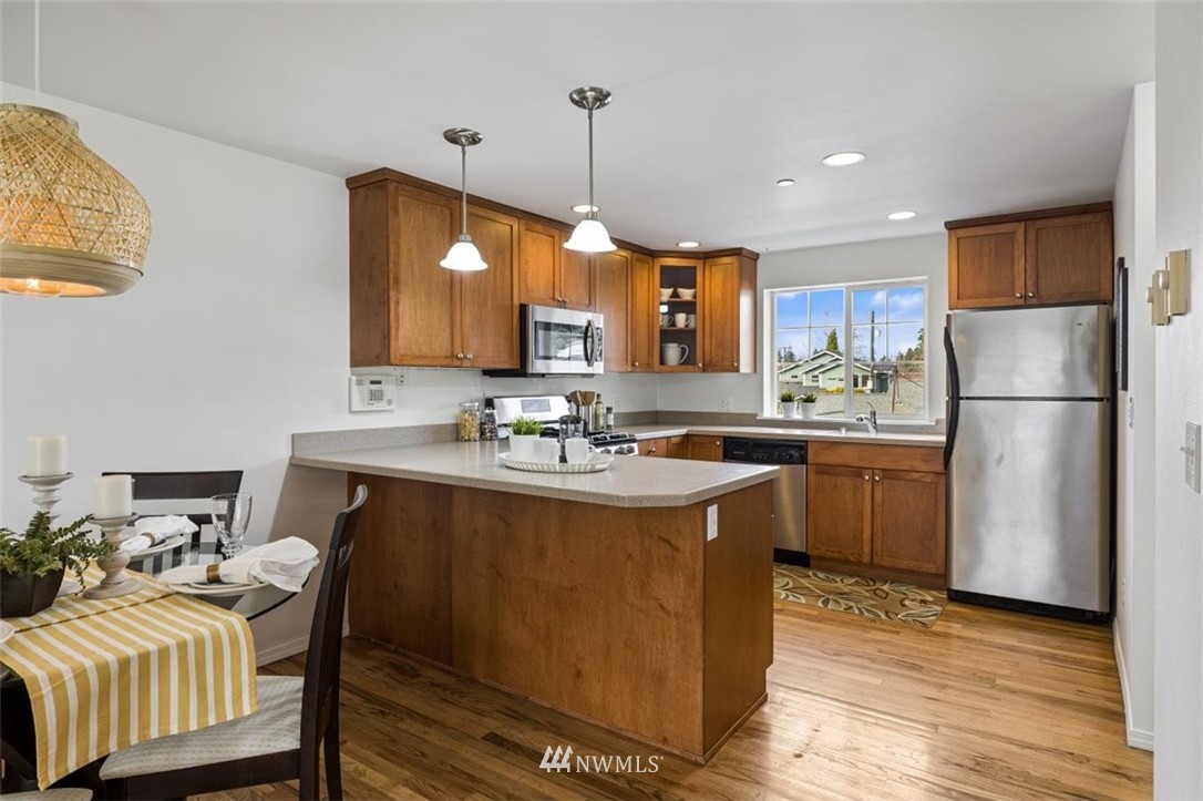 10139 Holman Road Northwest Seattle, WA 98177 - Photo 14 of 32 Gallery Image 14