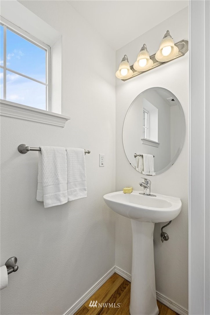 10139 Holman Road Northwest Seattle, WA 98177 - Photo 16 of 32 Gallery Image 16