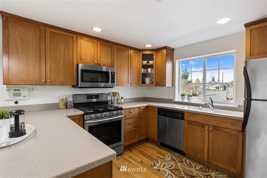 10139 Holman Road Northwest Seattle, WA 98177 - Photo 10 of 32 Gallery Image 10
