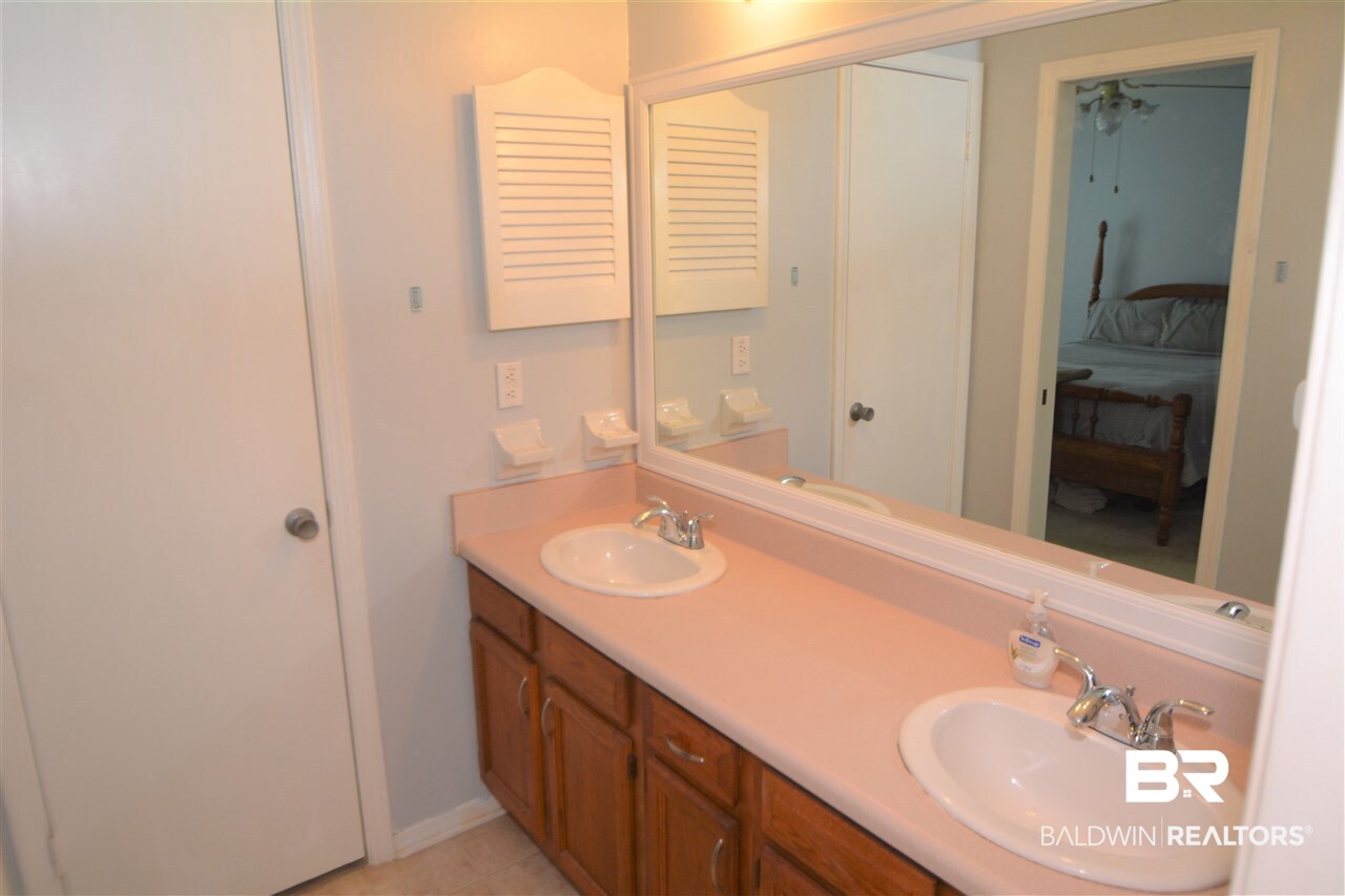 5900 Grelot Road, Unit 401 Mobile, AL 36609 - Photo 18 of 38