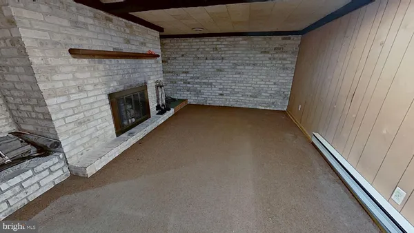 a view of a back yard