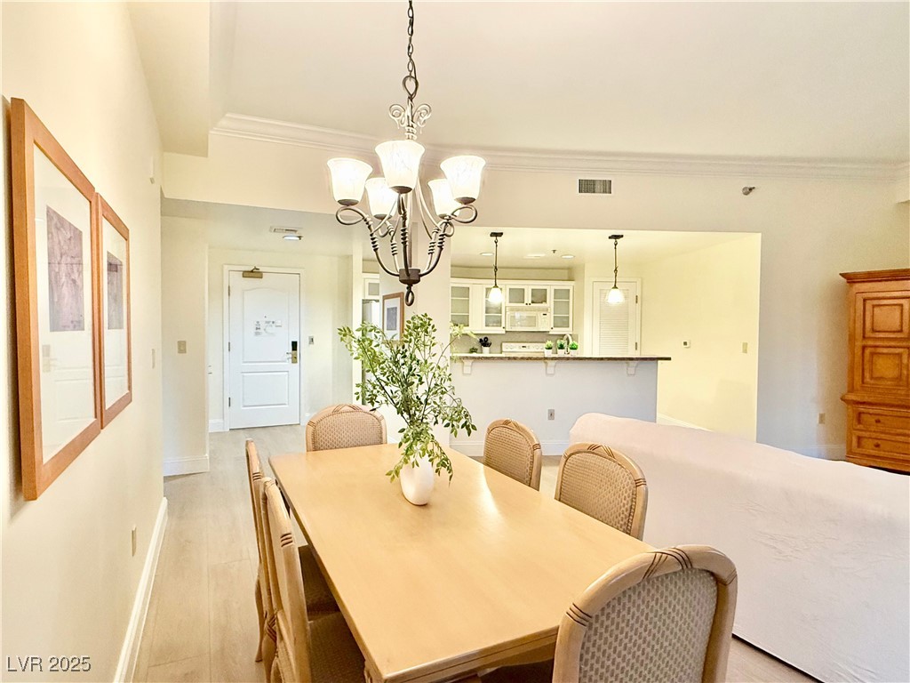 30 Strada Di Villaggio, Unit 204 Henderson, NV 89011 - Photo 16 of 59 Dining Area