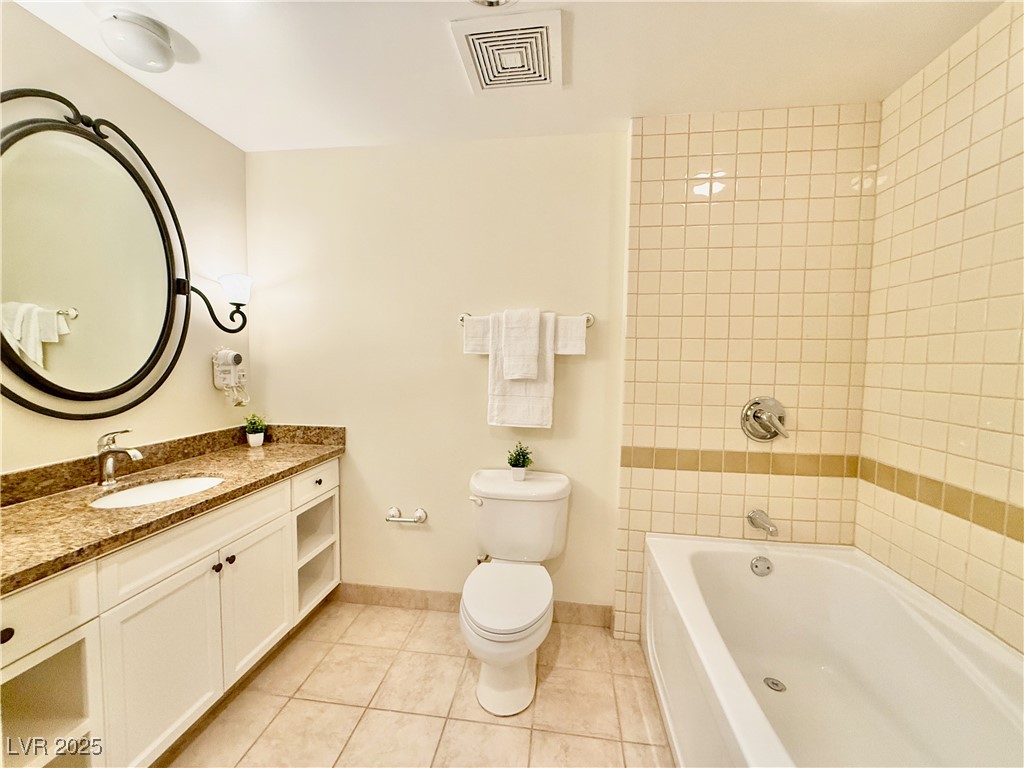 30 Strada Di Villaggio, Unit 204 Henderson, NV 89011 - Photo 30 of 59 Primary Bathroom