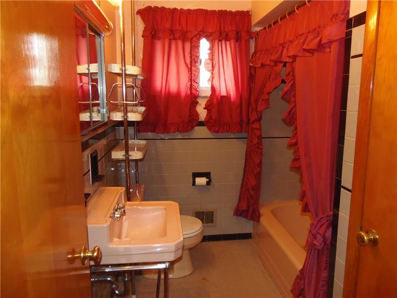 1021 Freeport Road Natrona Heights, PA 15065 - Photo 16 of 18 Gallery Image 16