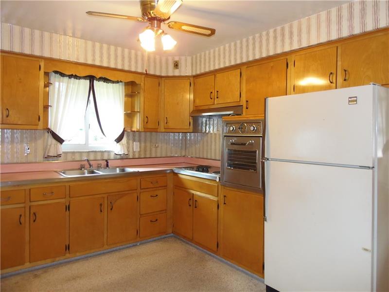 1021 Freeport Road Natrona Heights, PA 15065 - Photo 7 of 18 Gallery Image 7