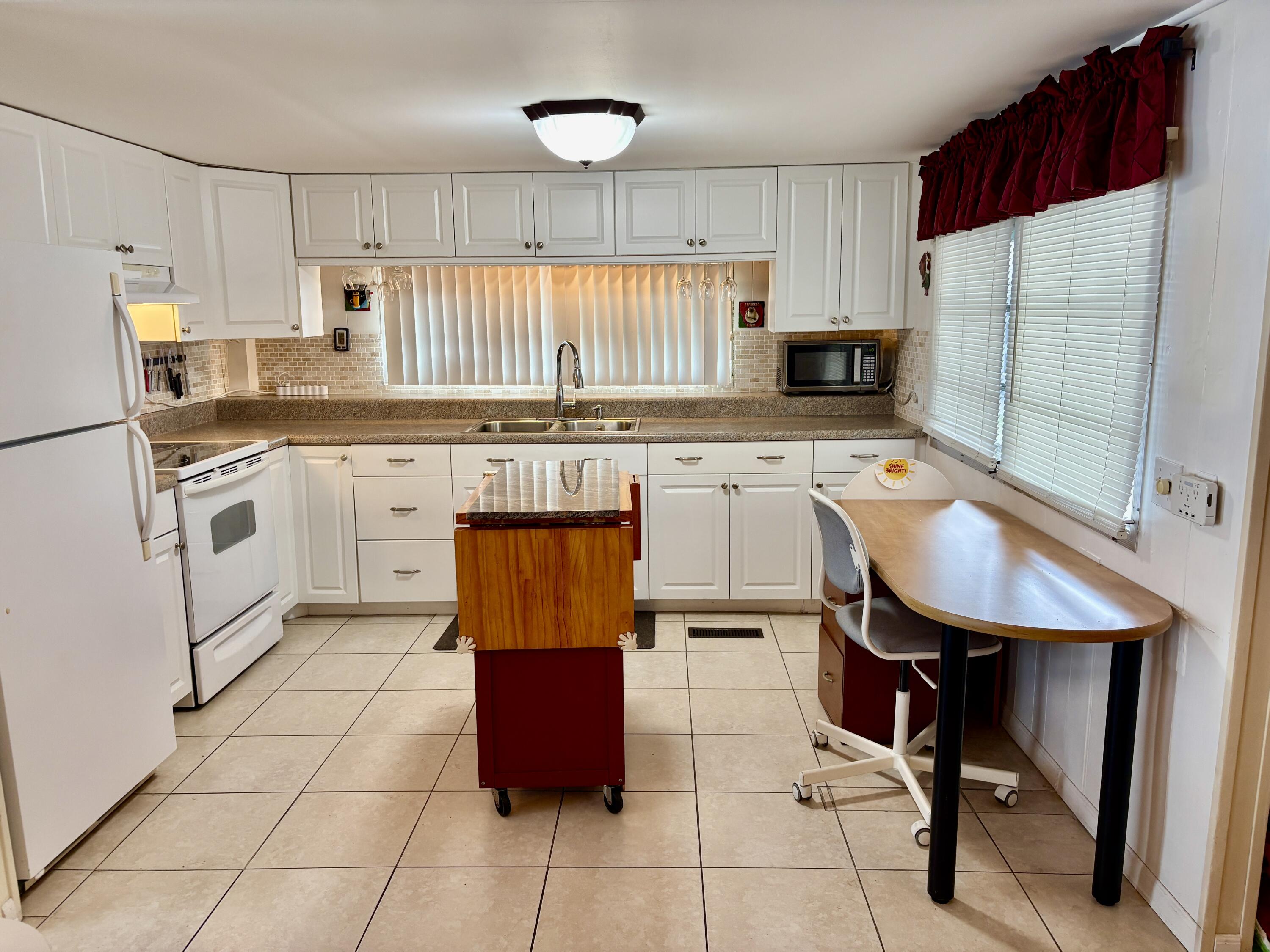 3341 State Street Hollywood, FL 33021 - Photo 2 of 17 IMG_3691