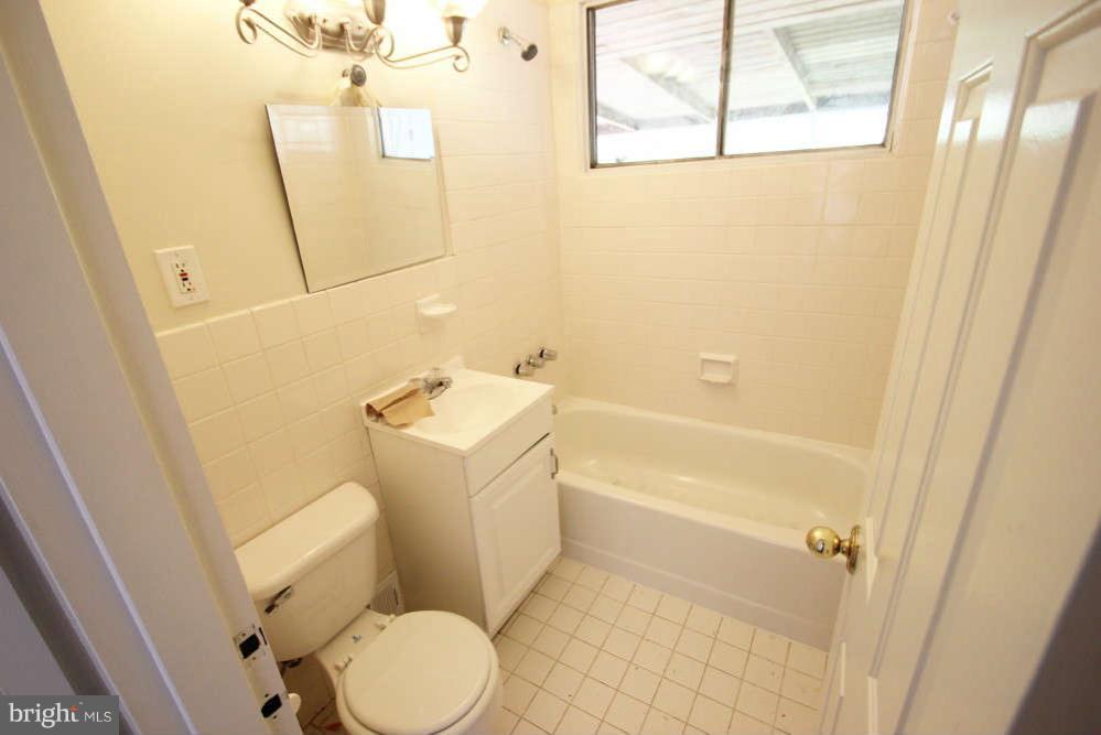 9940 Cottrell Terrace Silver Spring, MD 20903 - Photo 8 of 16 Bath