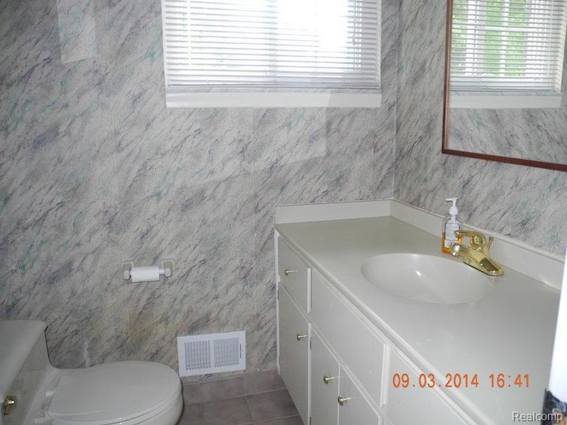 2083 Wayward Drive Rochester, MI 48309 - Photo 21 of 25 HALF BATH.jpg