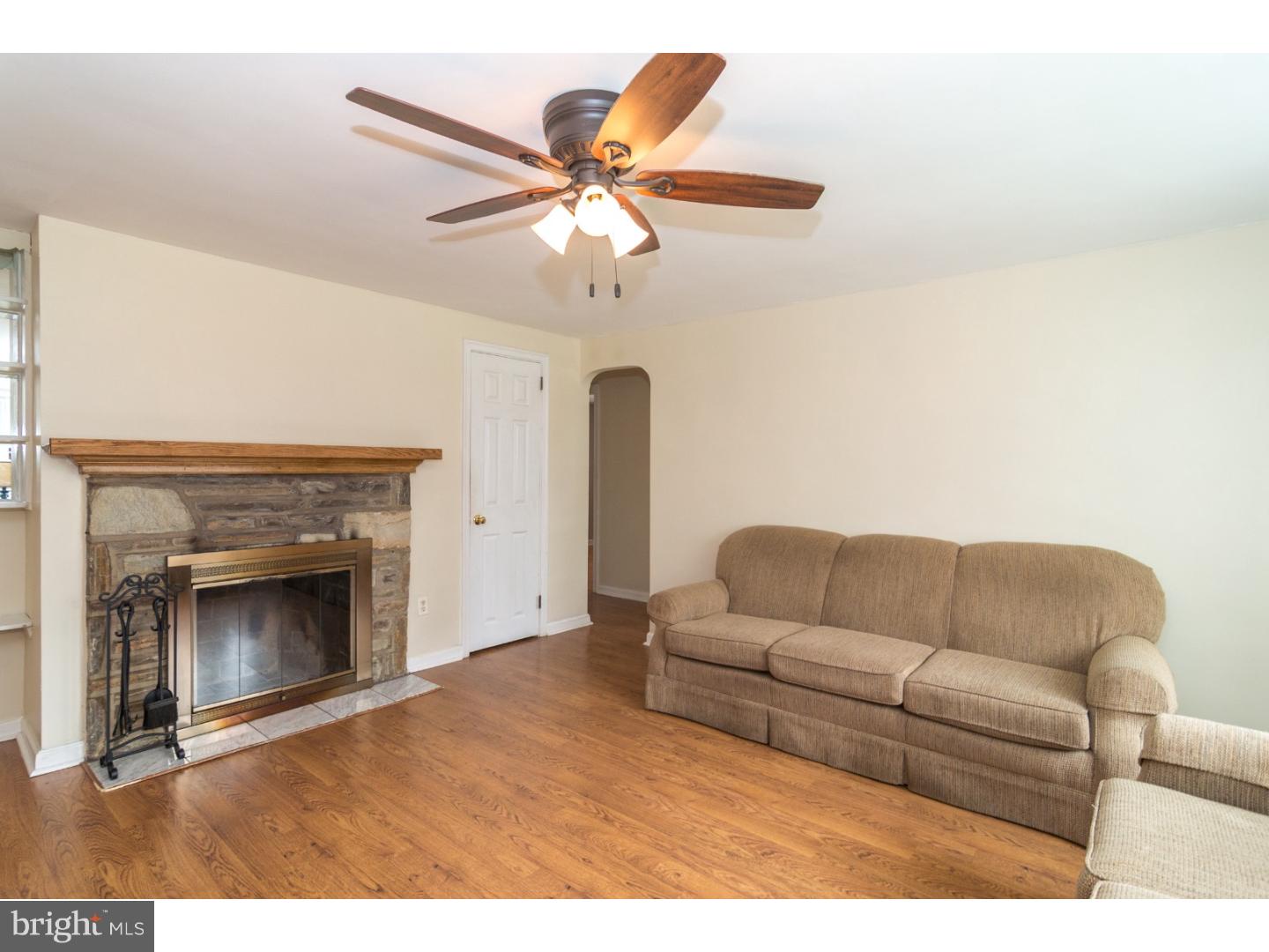 9530 Rising Sun Avenue Philadelphia, PA 19115 - Photo 2 of 23 Living Room