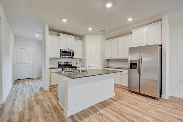 $2,250 | 31119 Myers Hvn Lane, Hockley, TX 77447