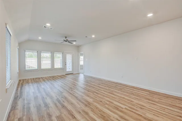 $2,250 | 31119 Myers Hvn Lane, Hockley, TX 77447