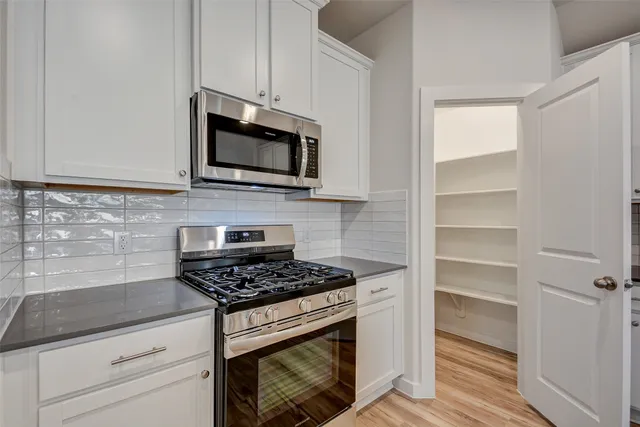 $2,250 | 31119 Myers Hvn Lane, Hockley, TX 77447