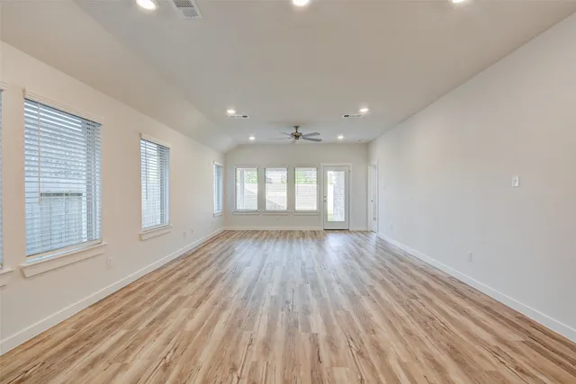 $2,250 | 31119 Myers Hvn Lane, Hockley, TX 77447