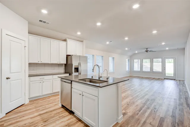 $2,250 | 31119 Myers Hvn Lane, Hockley, TX 77447