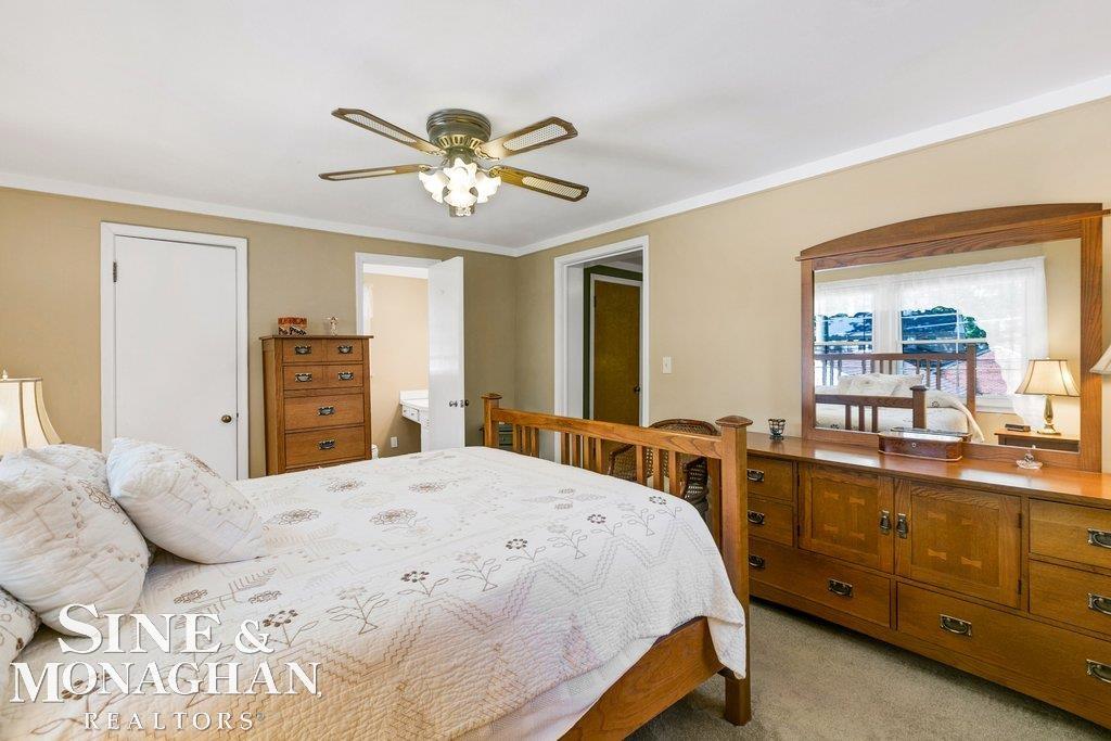 1854 Severn Road Grosse Pointe, MI 48236 - Photo 16 of 36 50109130-19.JPG
