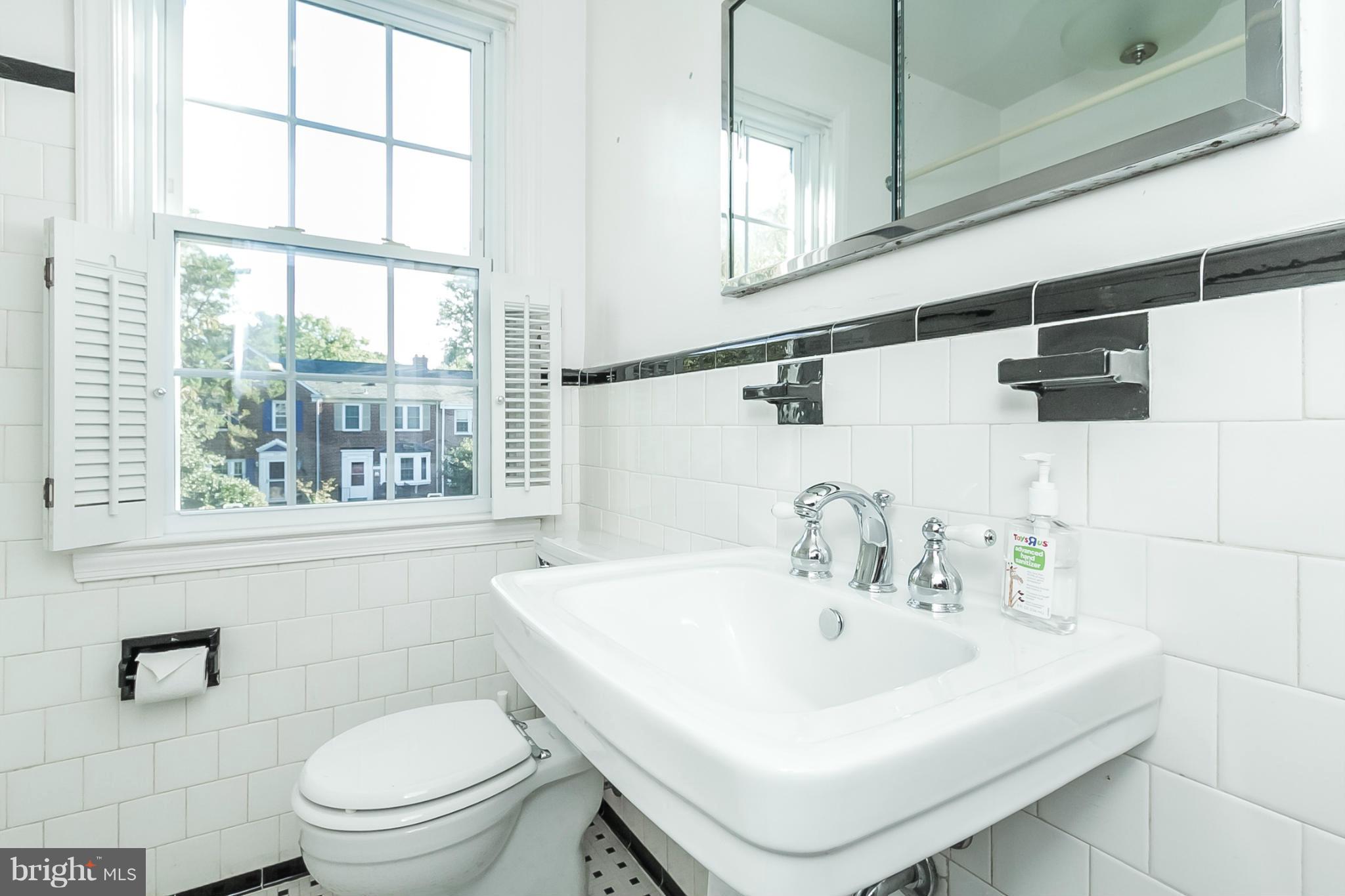 262 Stanmore Road Baltimore, MD 21212 - Photo 19 of 30 Bath