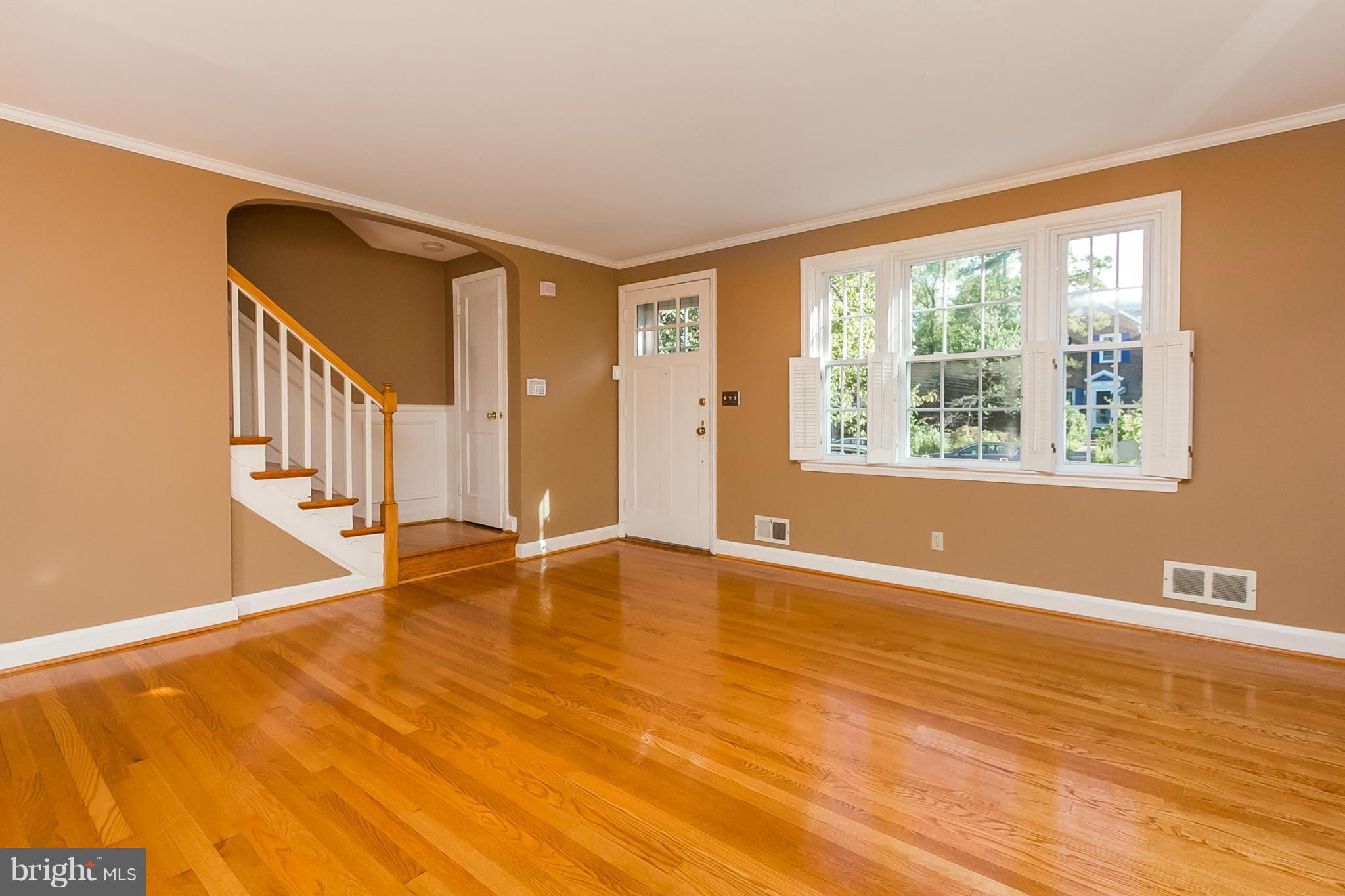262 Stanmore Road Baltimore, MD 21212 - Photo 4 of 30 Living Room