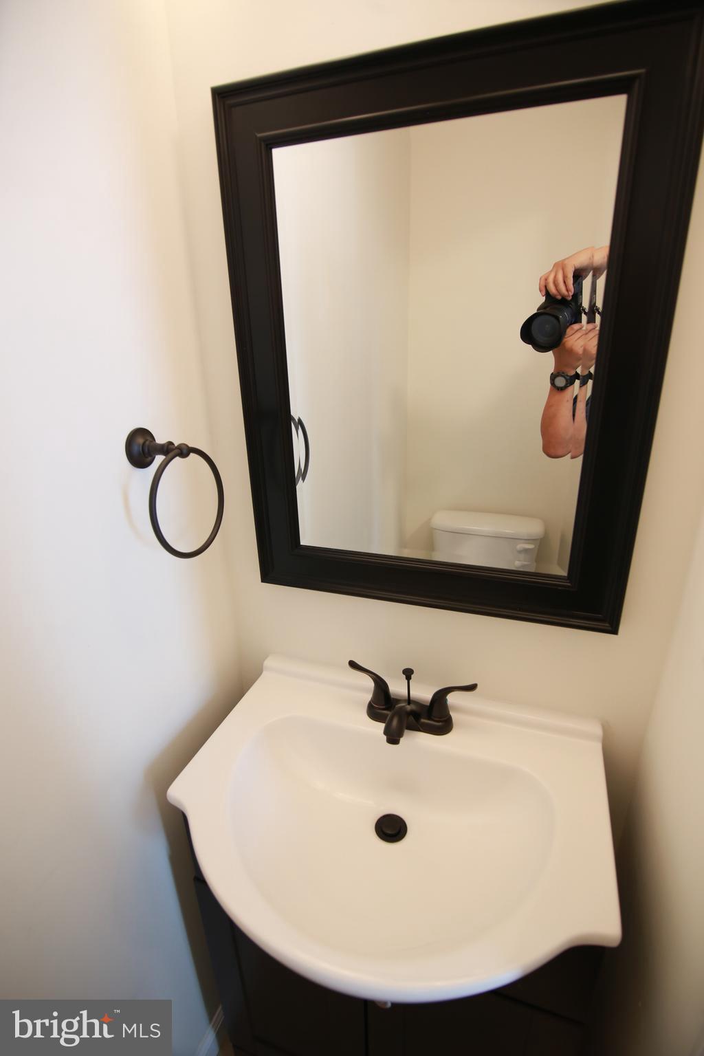 8070 Grandview Court Springfield, VA 22153 - Photo 8 of 24 Bath