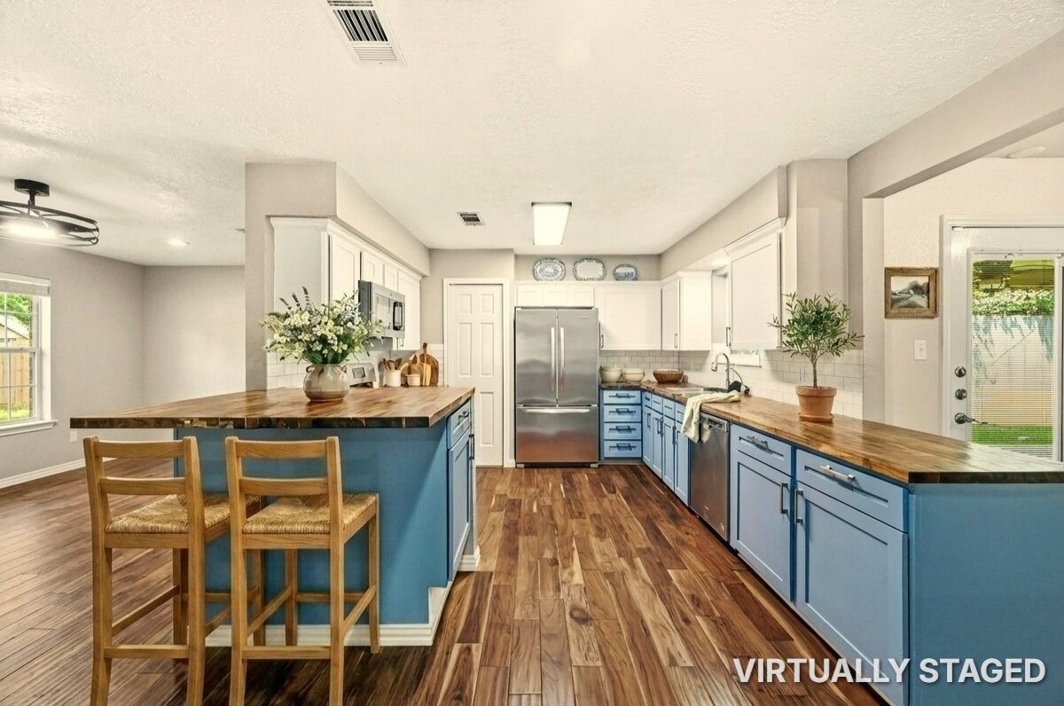 3602 Sweet Gum Spring, TX 77388 - Photo 3 of 38 Gallery Image 3