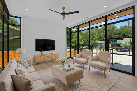 $4,200 | 909 Payne Avenue, Unit 1, Austin, TX 78757