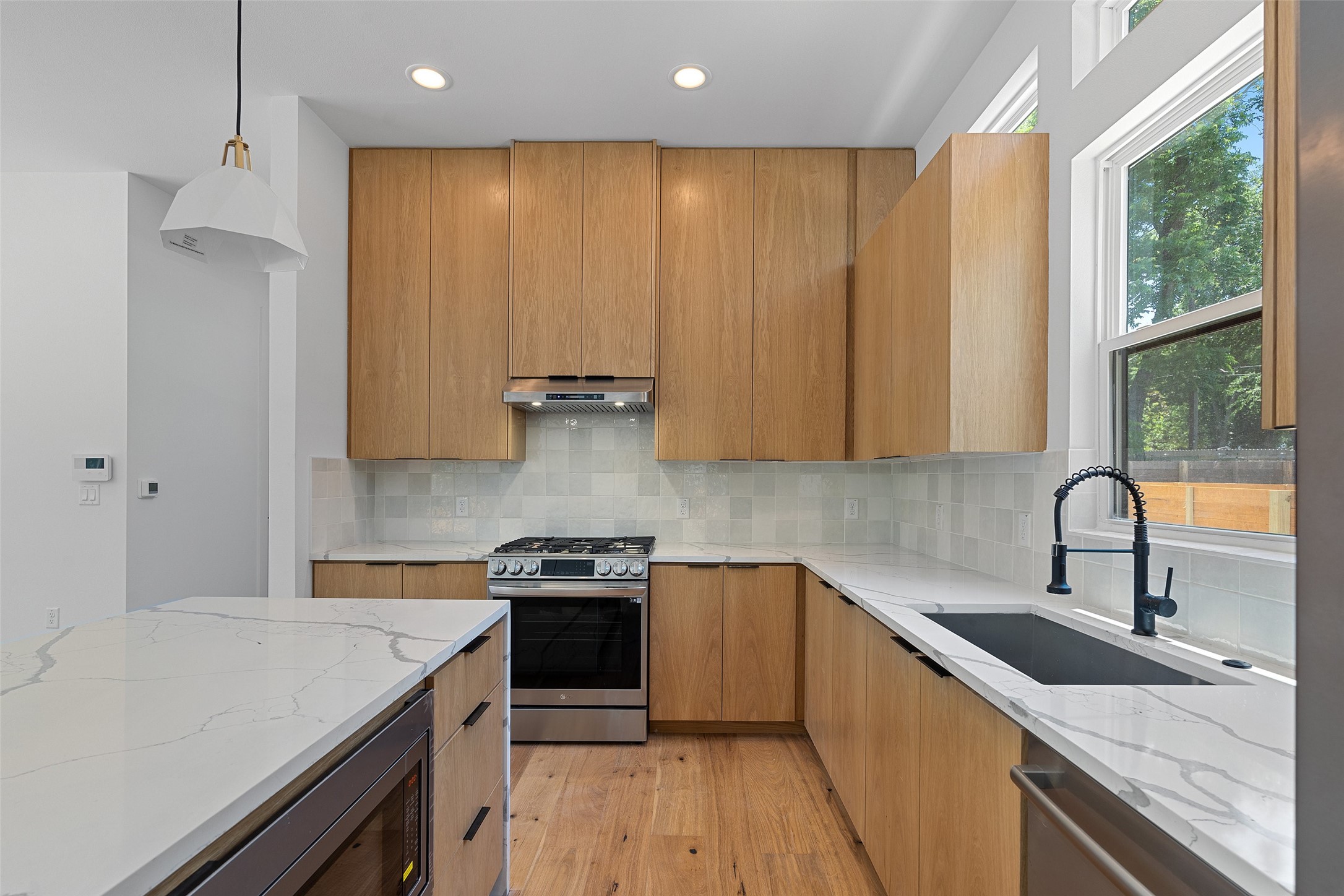 909 Payne Avenue, Unit 1 Austin, TX 78757 - Photo 3 of 38