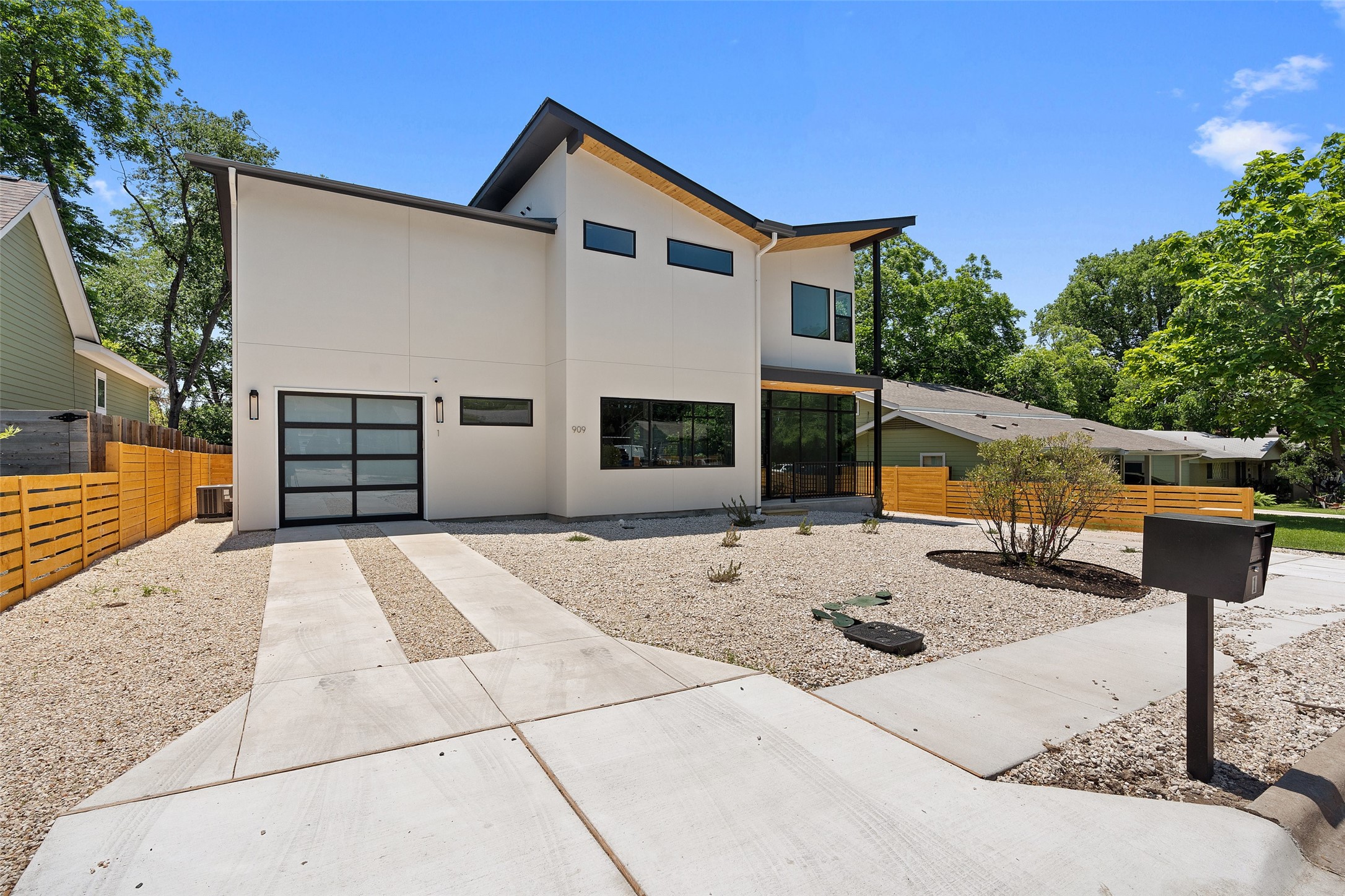 909 Payne Avenue, Unit 1 Austin, TX 78757 - Photo 4 of 38