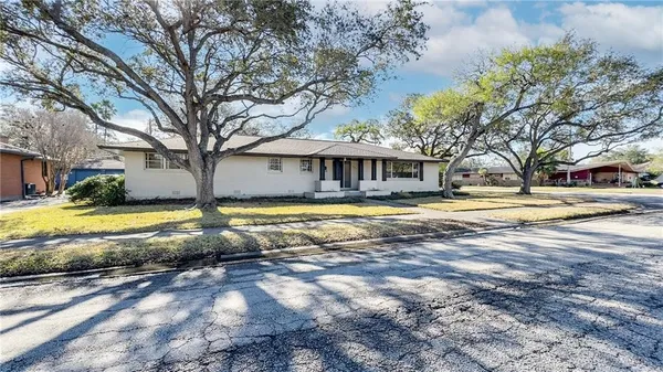 $2,495 | 361 Williamson Place, Corpus Christi, TX 78411