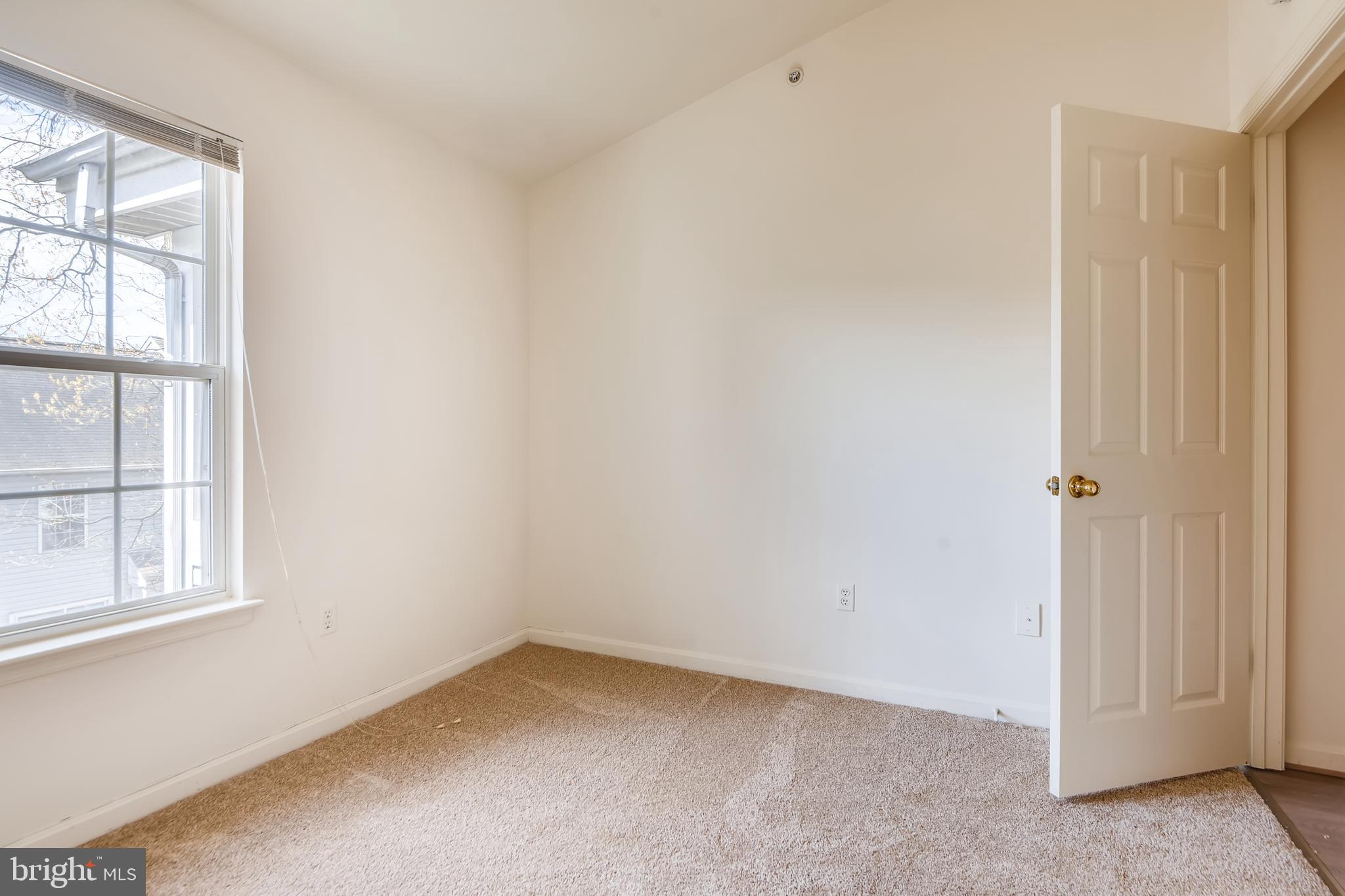604 Moonglow Road, Unit 302 Odenton, MD 21113 - Photo 27 of 32 Second bedroom