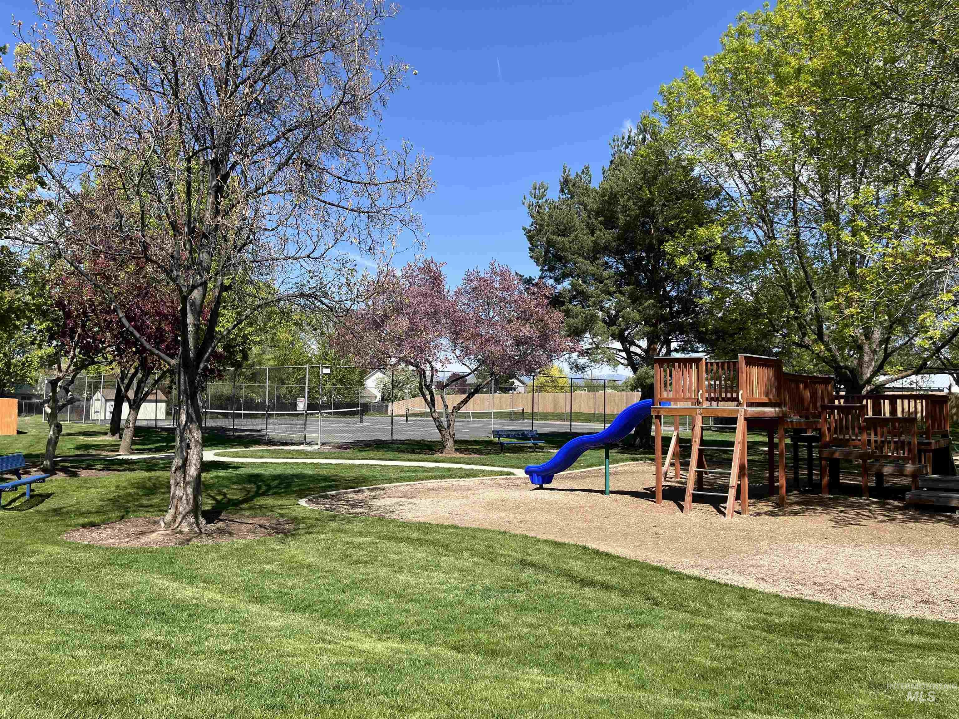 2019 South Locust Grove Road Meridian, ID 83642 - Photo 17 of 20