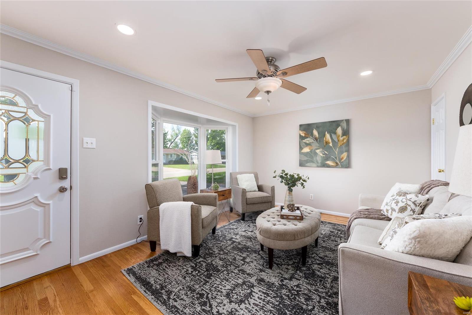 11028 Patsy Drive St. Louis, MO 63123 - Photo 2 of 17 Gallery Image 2