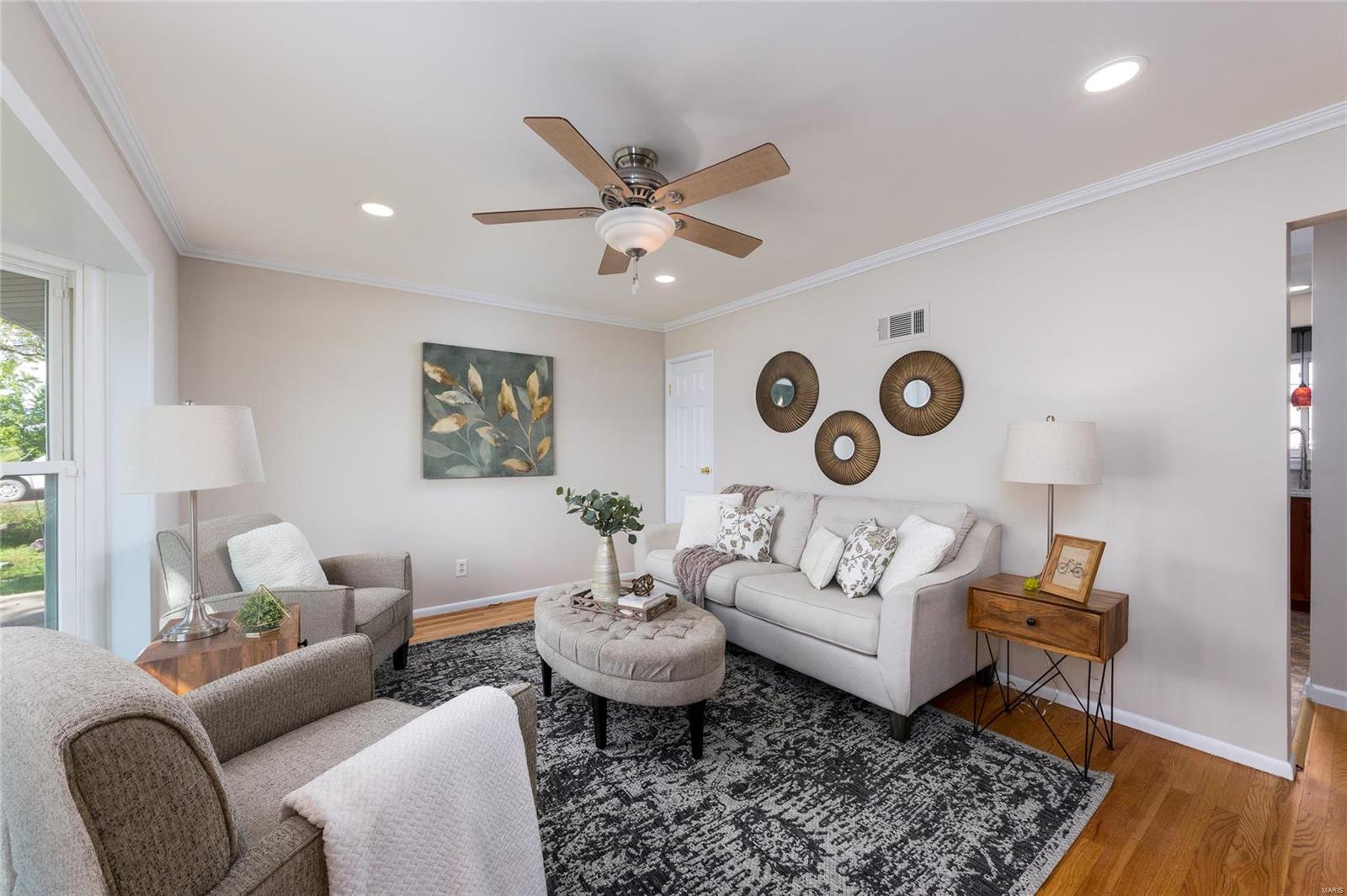 11028 Patsy Drive St. Louis, MO 63123 - Photo 3 of 17 Gallery Image 3