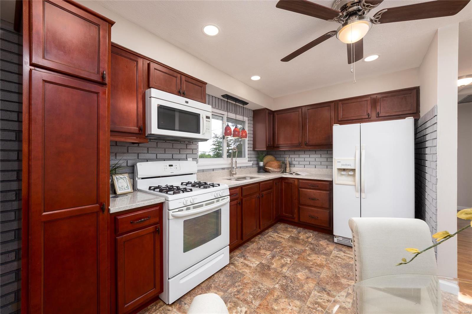11028 Patsy Drive St. Louis, MO 63123 - Photo 7 of 17 Gallery Image 7