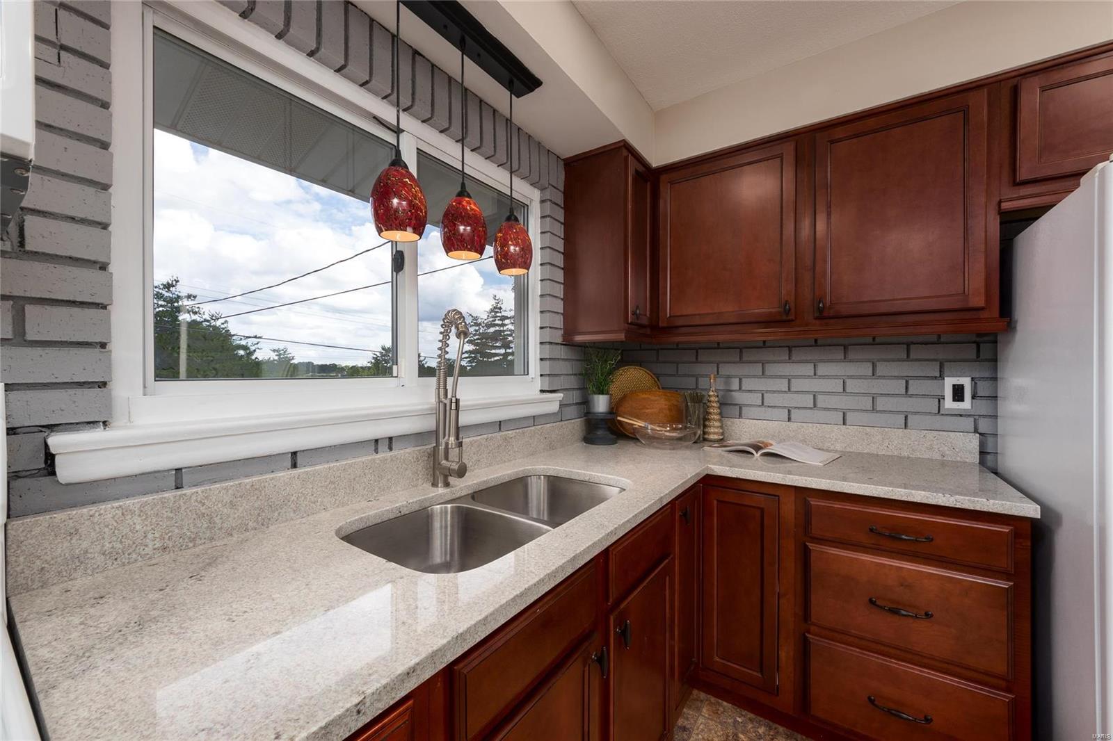 11028 Patsy Drive St. Louis, MO 63123 - Photo 8 of 17 Gallery Image 8