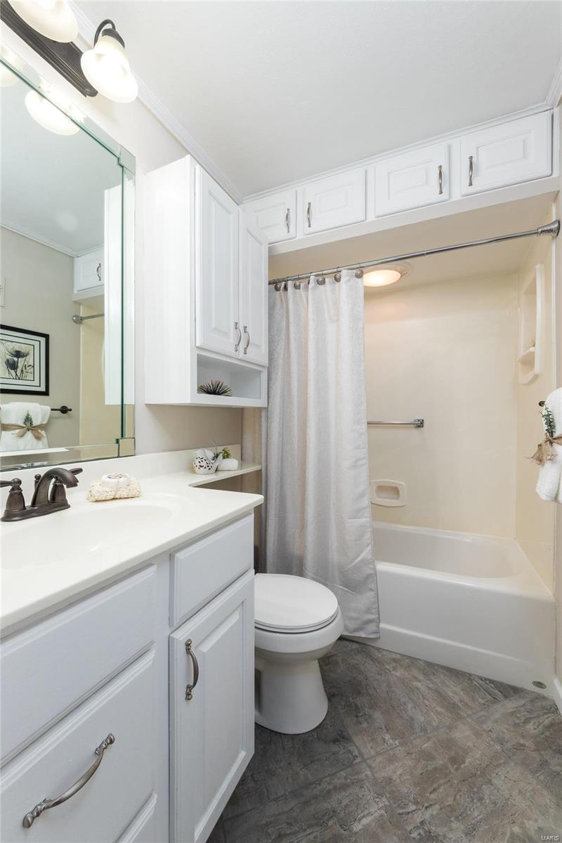 11028 Patsy Drive St. Louis, MO 63123 - Photo 10 of 17 Gallery Image 10