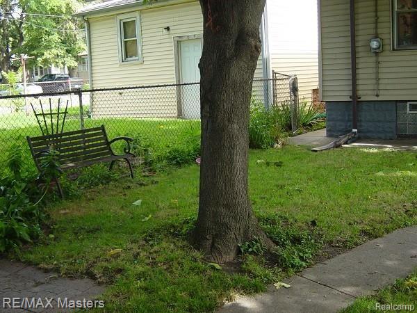 52 Forest Street River Rouge, MI 48218 - Photo 4 of 22 DSC00096.JPG