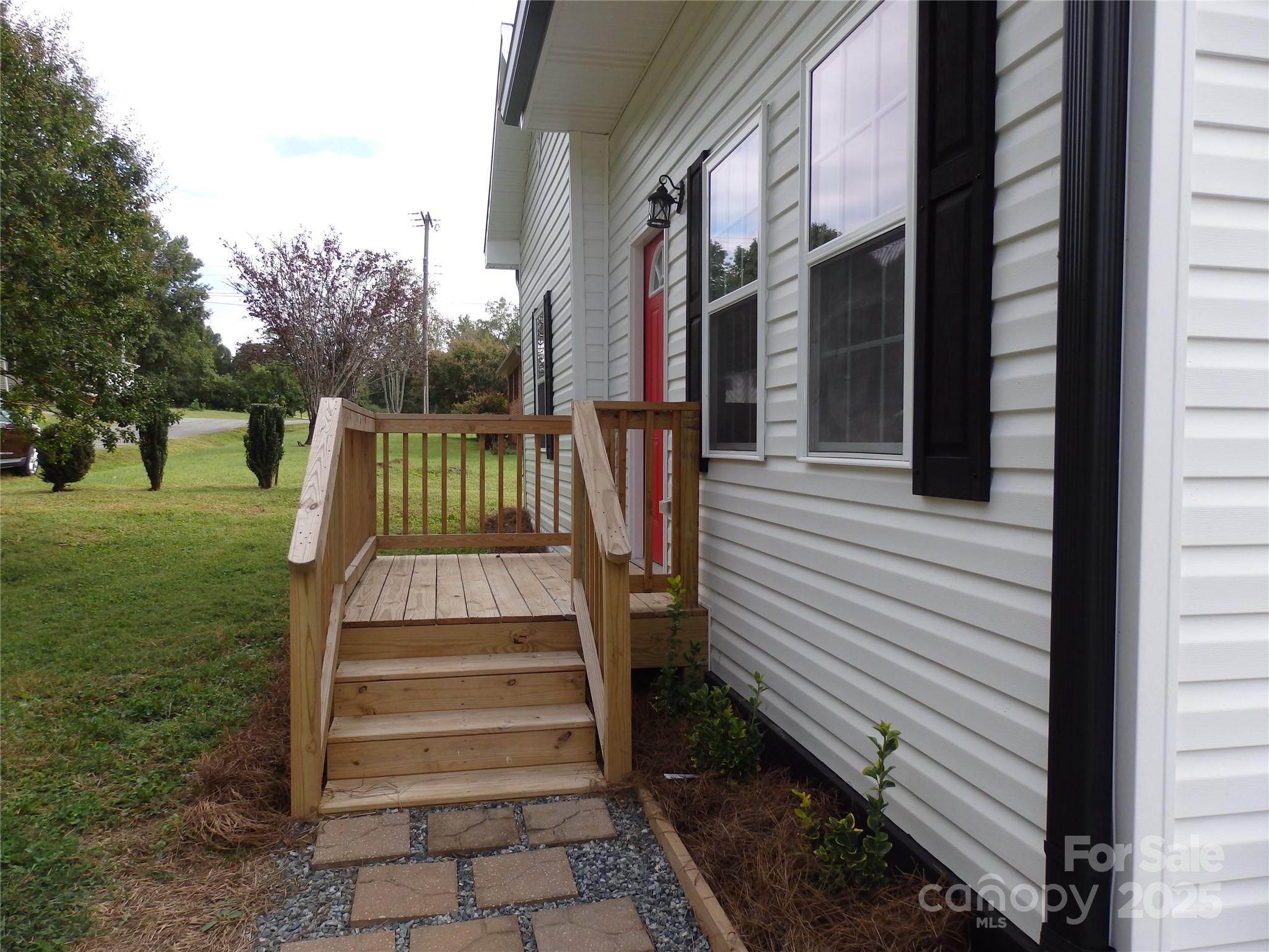 354 Anderson Street Denton, NC 27239 - Photo 5 of 25