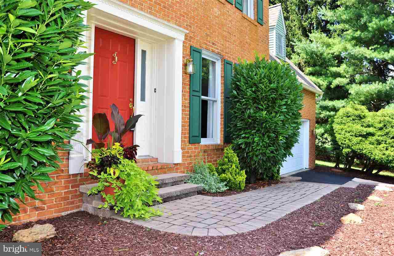 7 Abbey Road New Freedom, PA 17349 - Photo 2 of 36 Gallery Image 2